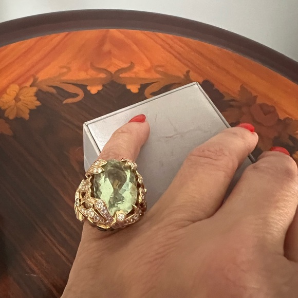 Authentic Christian Dior beautiful ring in size 5.25, in excellent condition - Picture 15 of 15